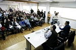 Reunión informativa de la 'Escola Gavà Mar' celebrada en el Centro Cívico de Gavà Mar (13 Marzo 2008) (fotografía: El Bruguers)